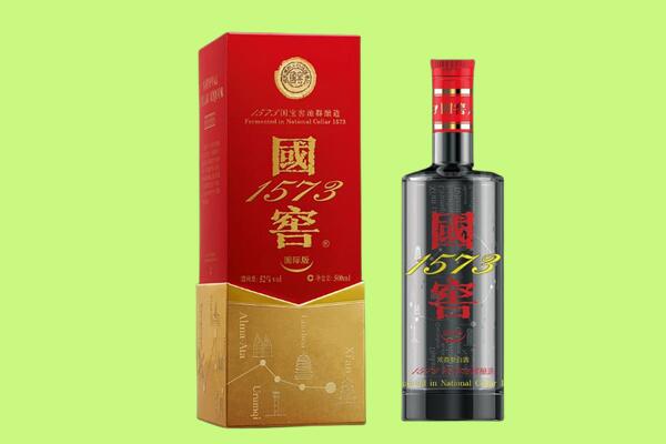 辽阳宏伟区回收国窖1573.jpg